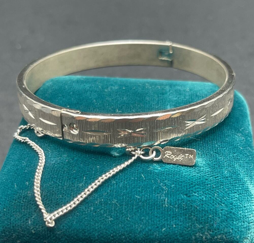 Roget Hinged Bangle Bracelet Etched Silver Tone Safety Chain Hang Tag Vintage
